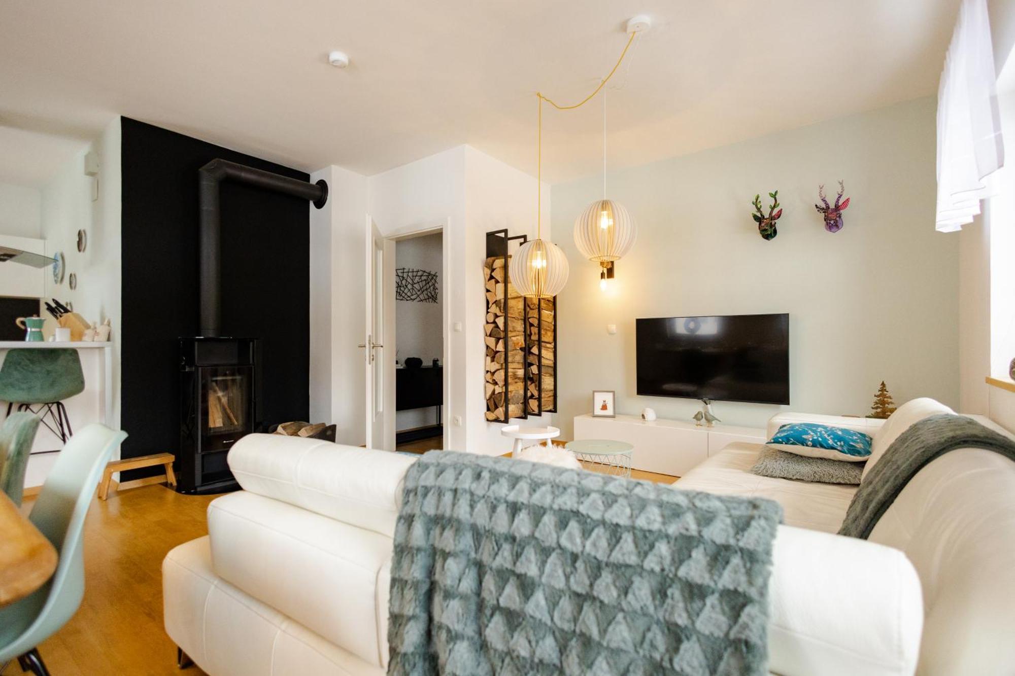 Waterfall Apartment - Cozy Mountain Retreat ครานสกา โกรา ภายนอก รูปภาพ