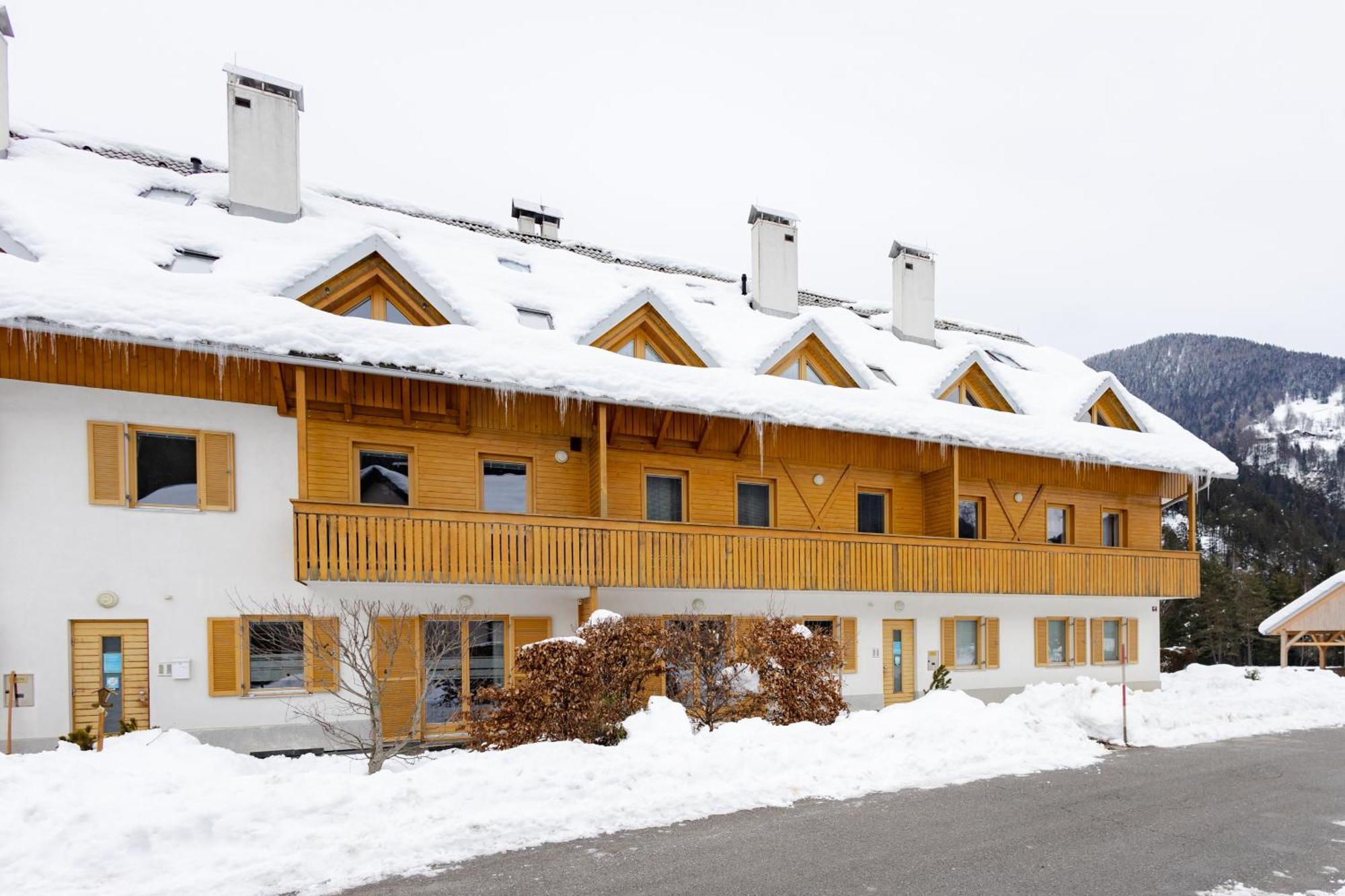 Waterfall Apartment - Cozy Mountain Retreat ครานสกา โกรา ภายนอก รูปภาพ