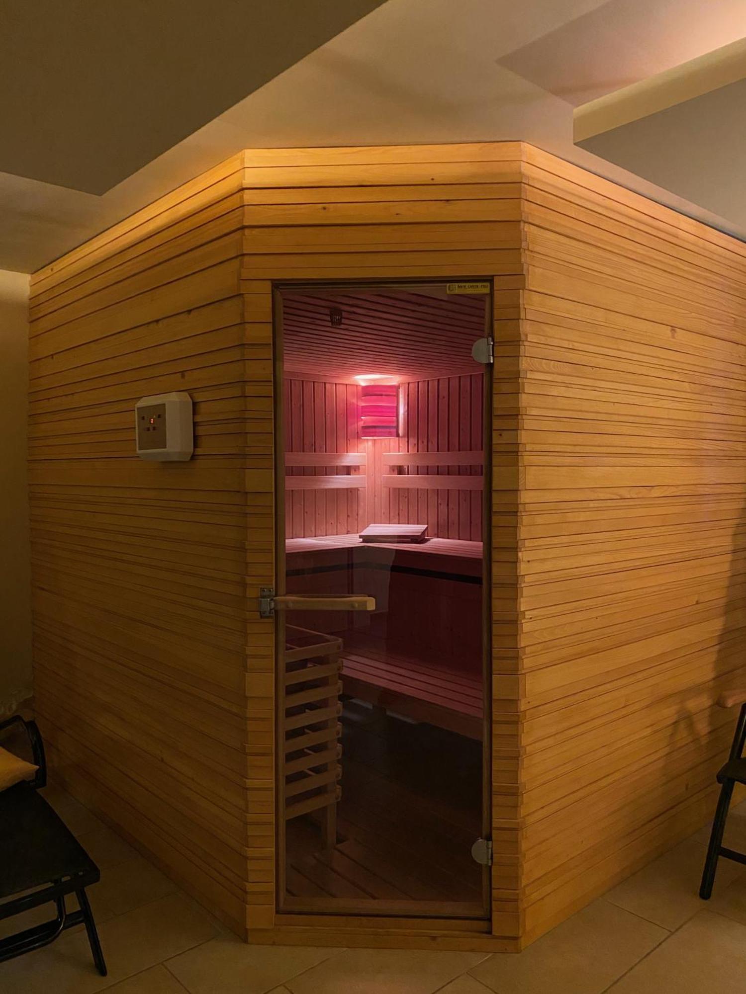 Waterfall Apartment - Cozy Mountain Retreat ครานสกา โกรา ภายนอก รูปภาพ